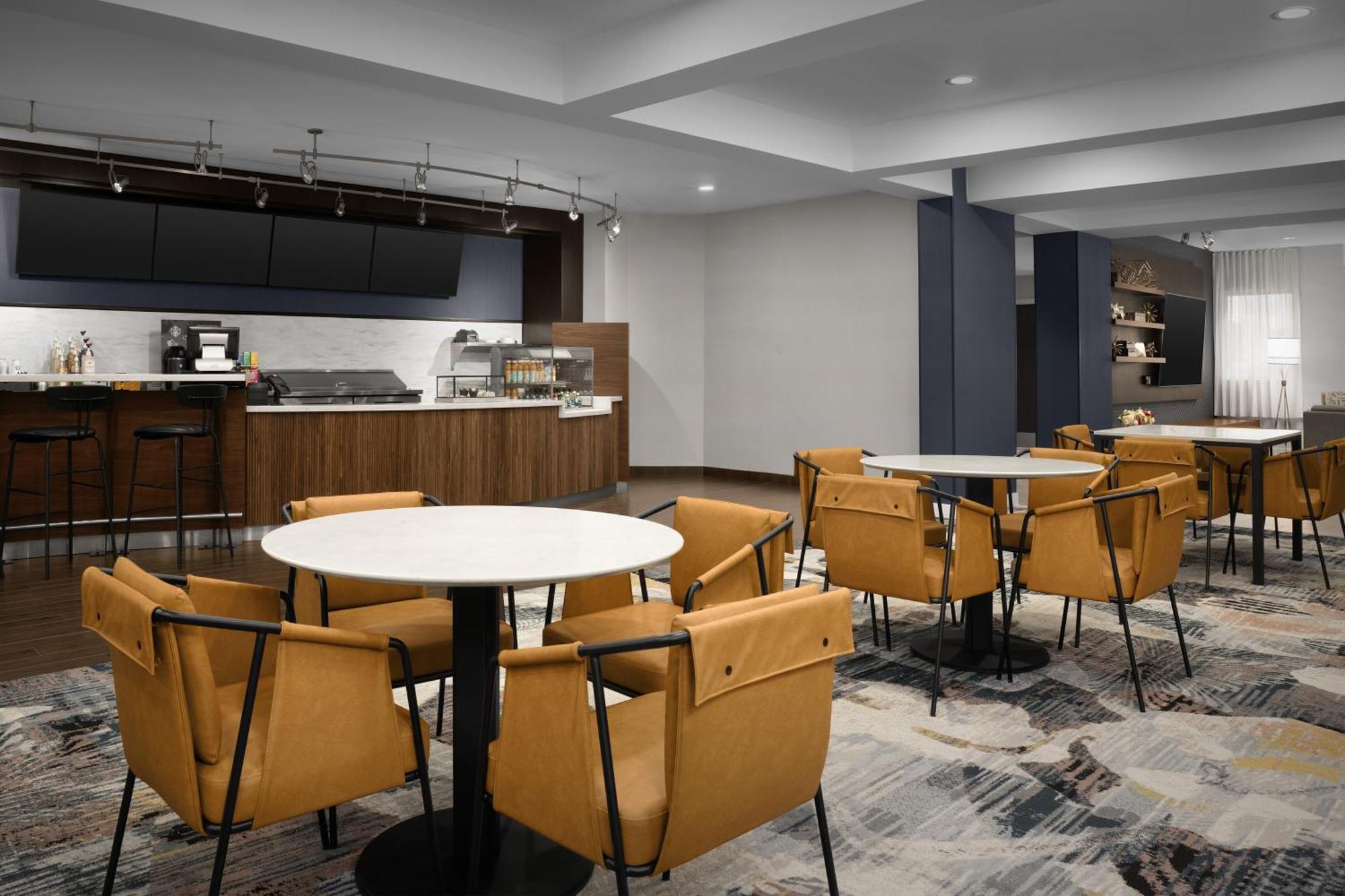 Courtyard Dallas Addison Quorum Drive Exterior foto