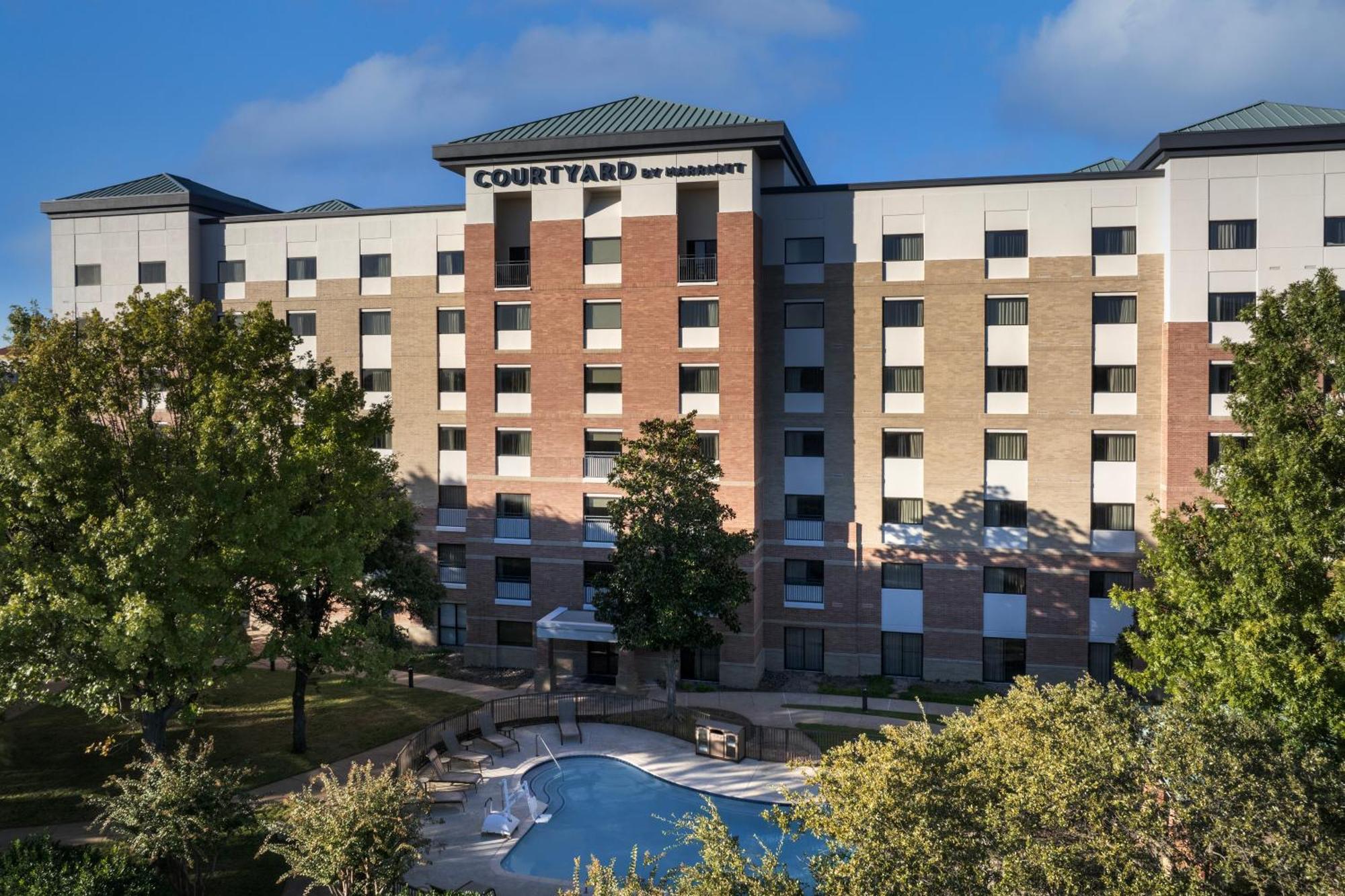Courtyard Dallas Addison Quorum Drive Exterior foto