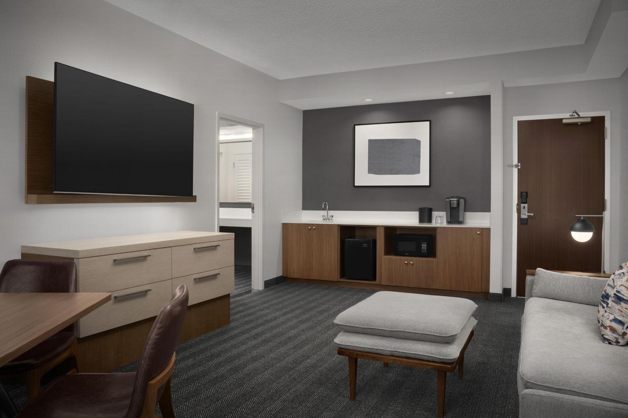 Courtyard Dallas Addison Quorum Drive Exterior foto